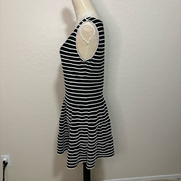 Max Studio Black and White Striped Sleeveless Scoop Neck Drop Waist Dress Size M - Picture 3 of 10